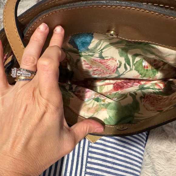 Patricia Nash Poppy tote bag women's tan leather Tooled Seashell Frame new $289 - Picture 11 of 16